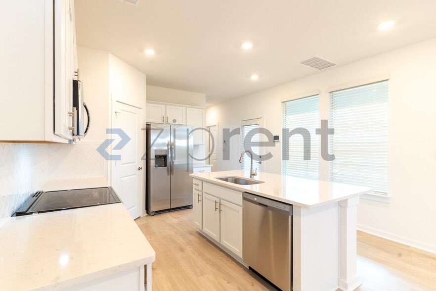 Building Photo - 2421 Wallin Bradley Dr