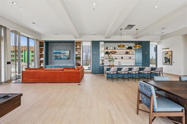 Building Photo - 1951 Painted Trl