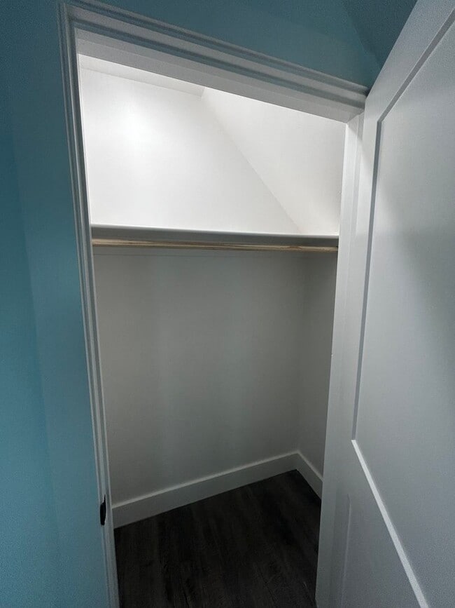 Building Photo - 3 Bedroom 2 Bathroom Home for Rent