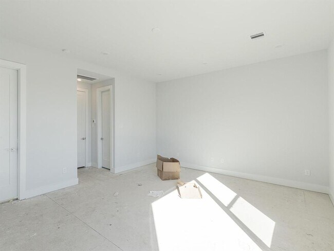 Building Photo - 4225 Eli St