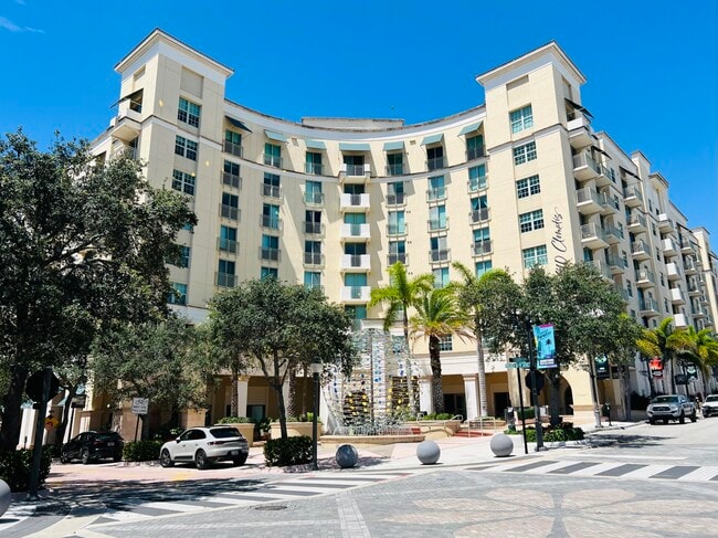 Building Photo - 610 Clematis St