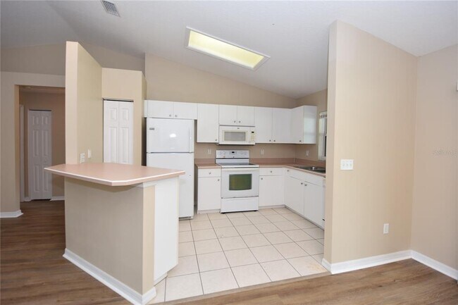 Building Photo - 32 Slumber Path