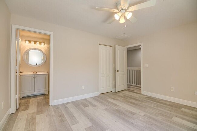 Building Photo - 446 Rainbow Springs Terrace