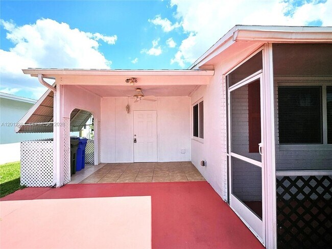 Building Photo - 1040 NW 73rd Terrace