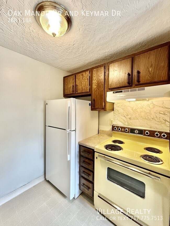 Building Photo - 230 Oak Manor Dr