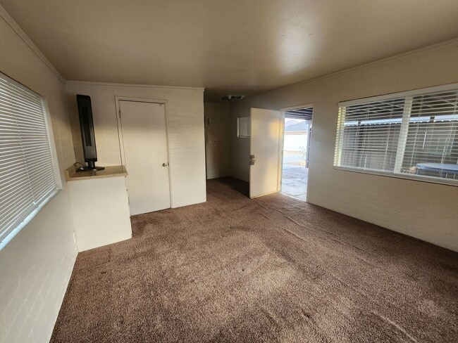 Building Photo - One Bedroom One Bath Home