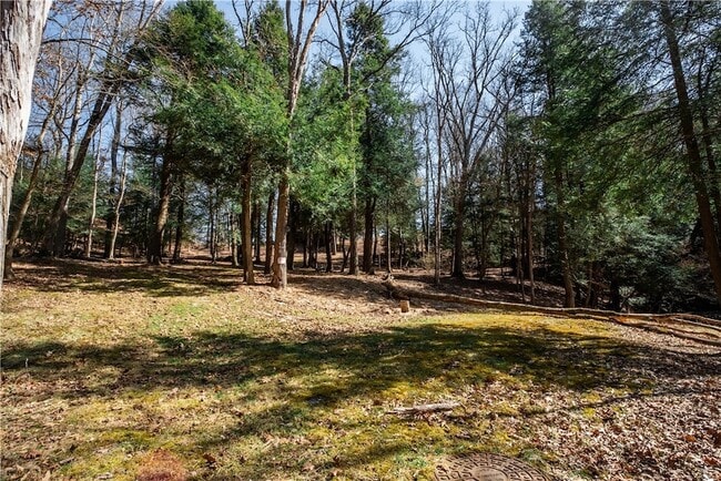 Building Photo - 126 Green Forest Dr