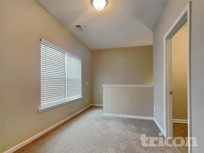 Building Photo - 307 Arbor Cir