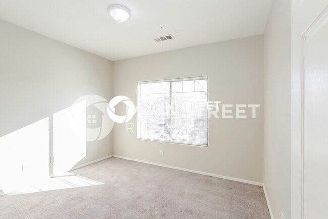 Building Photo - 5334 W Bowker St