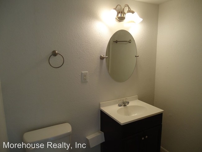 Building Photo - 2 br, 1 bath House - 1620 Warrens Avenue