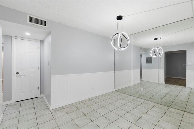 Building Photo - 1125 83rd Ave N