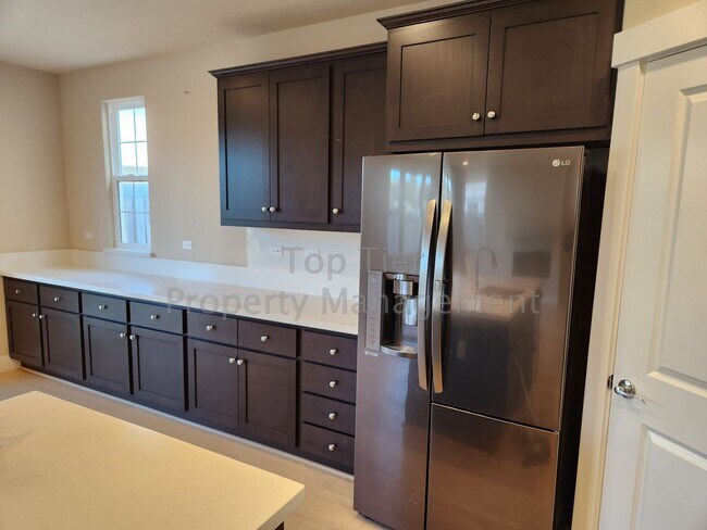 Building Photo - ***Spectacular 2-Story 4 bed, 2.5 bath, 2,...
