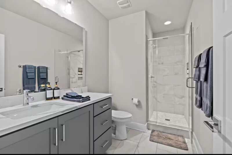 Building Photo - 2115 Isom St