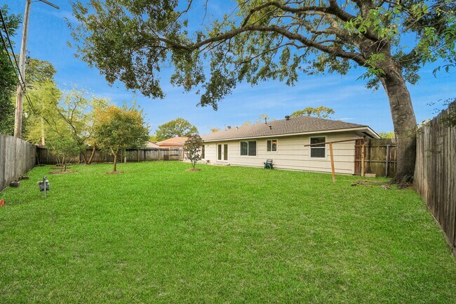 Building Photo - 9535 Vogue Ln