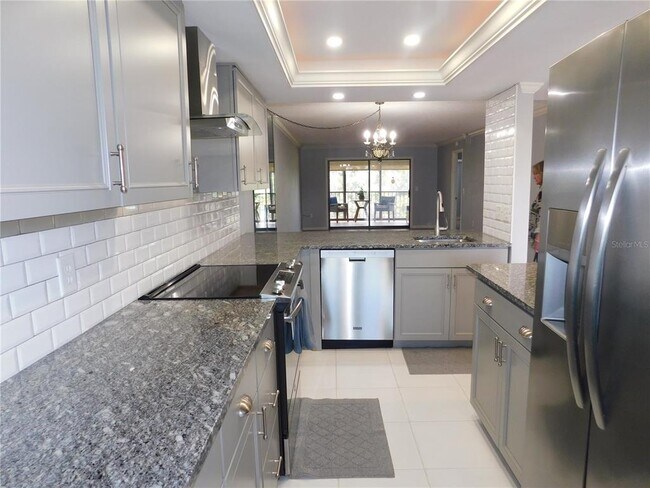 Building Photo - 1843 Golf View Dr