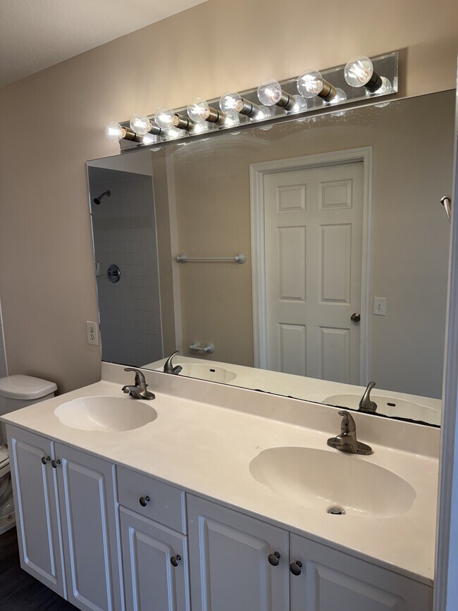 Building Photo - 26741 Little John Ct