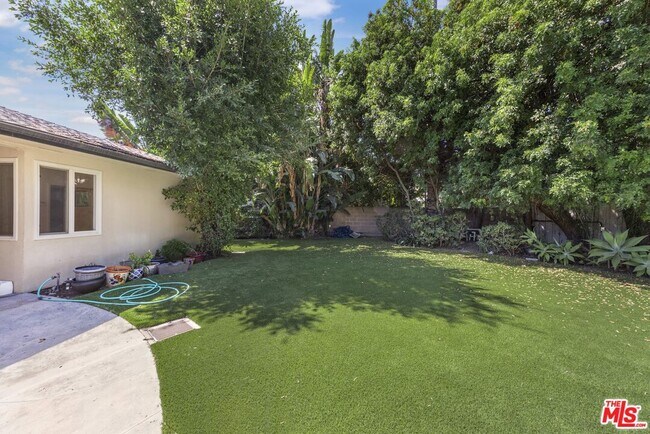 Building Photo - 3133 Barbydell Dr