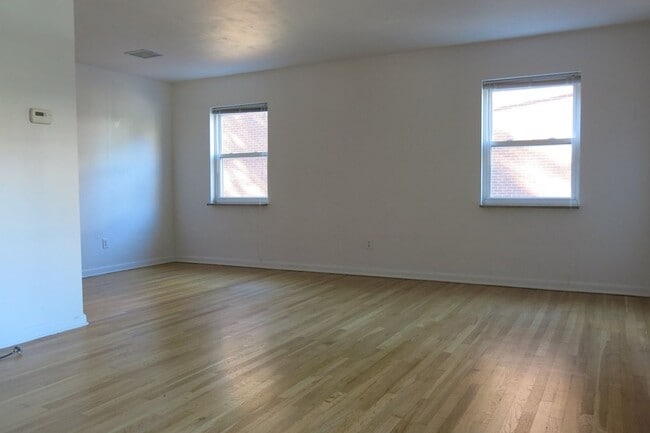 Building Photo - Available May 1, 2026.  Lease will End April 28, 2027