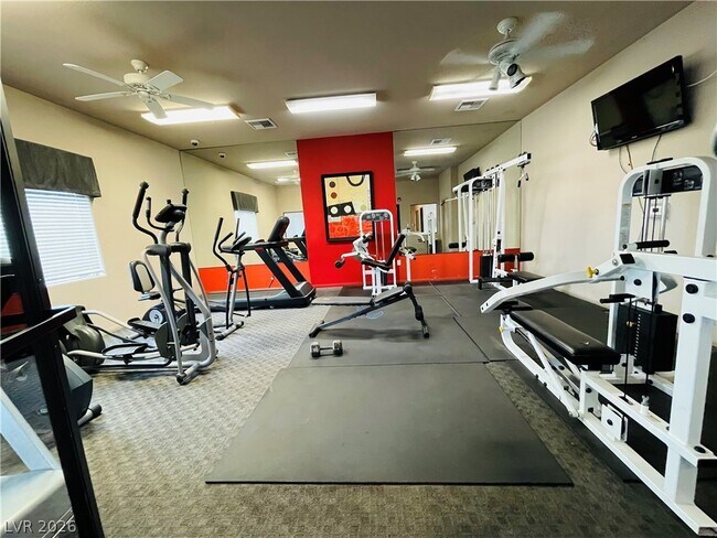 Building Photo - 7701 W Robindale Rd