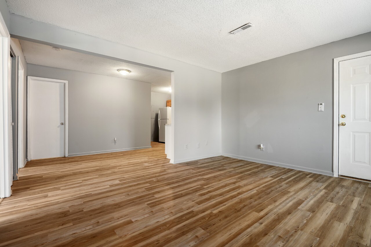 Building Photo - 511 Poplar St