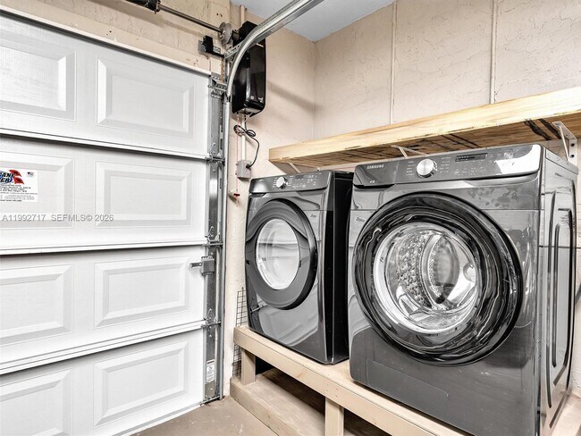 Building Photo - 2083 Augusta