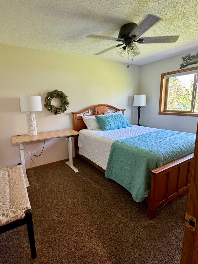 Building Photo - 41208 Marion Dr N