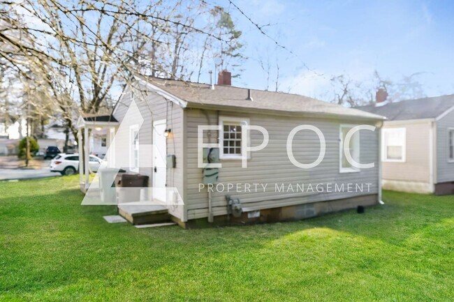 Building Photo - 909 Grant St