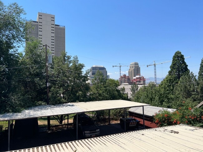 Building Photo - Amazing Room Downtown Renovated/Fireplace/Balcony/View