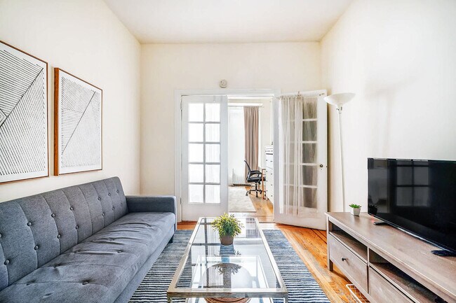 Building Photo - 223 E 14th St