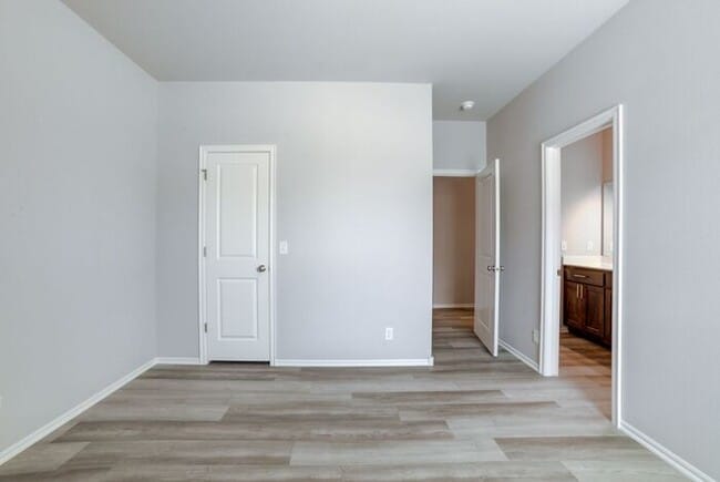 Building Photo - Need More Space? This 4/2.5/2 Has It!