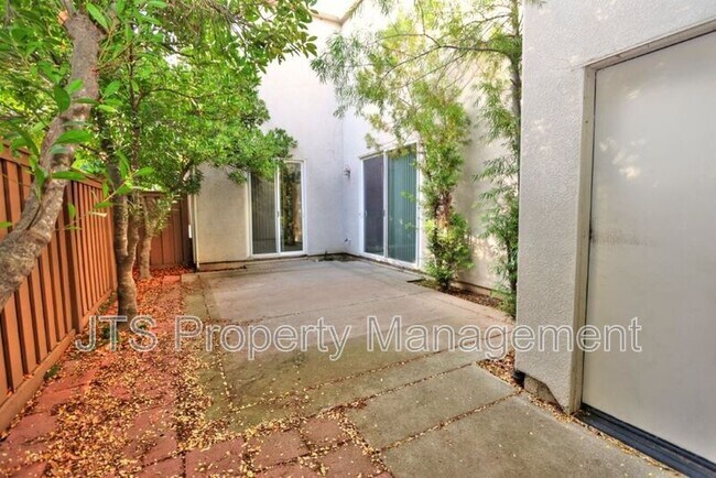 Building Photo - 2889 Market St