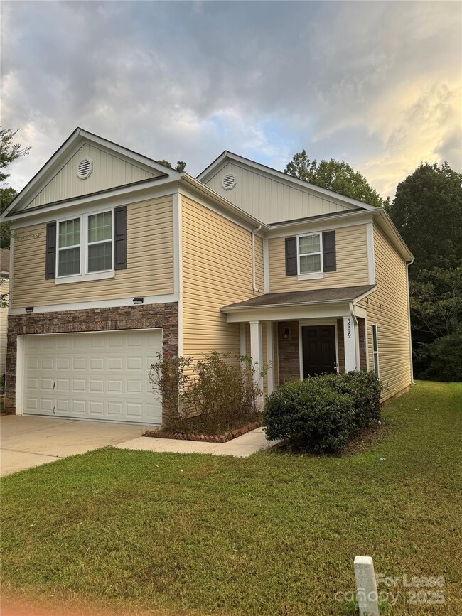 Building Photo - 5919 Fazenda Drive