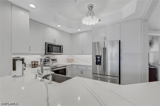 Building Photo - 420 Cove Tower Dr