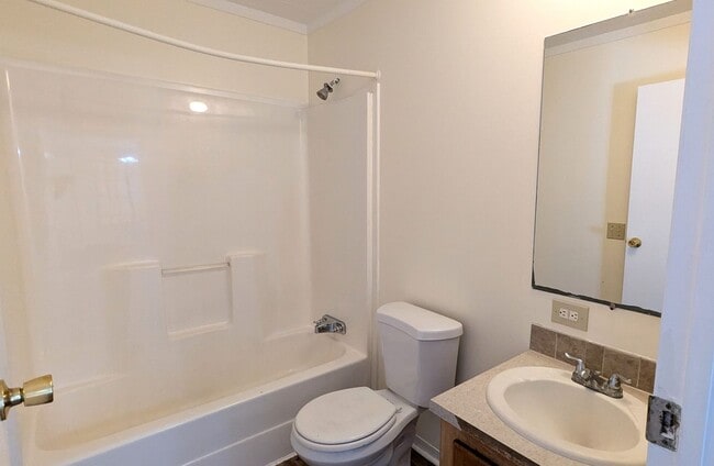 Building Photo - 182 N Walker Rd