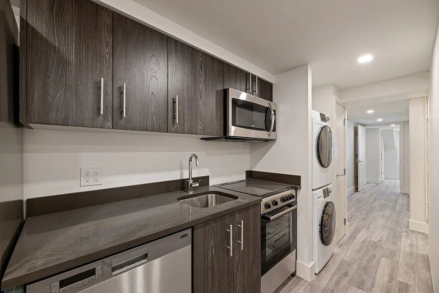 Building Photo - 163 Ludlow St