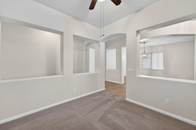 Building Photo - 4385 S Crosscreek Dr