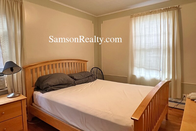 Building Photo - 96 Medway St