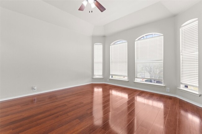 Building Photo - 3015 Honey Locust Dr