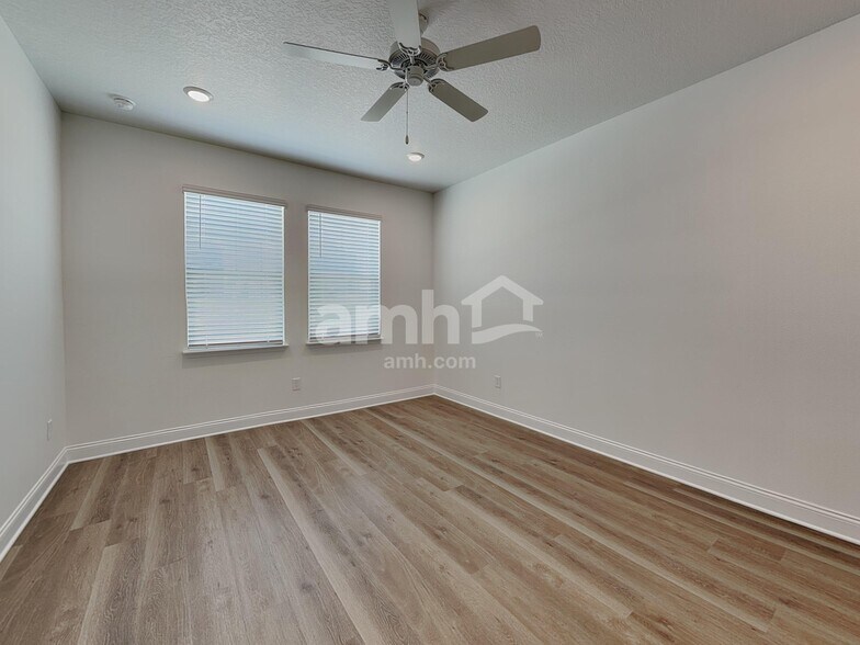 Building Photo - 16393 Aubergine Aly