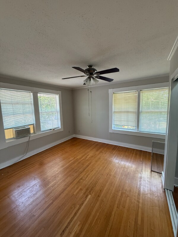 Building Photo - 2030 Emoriland Blvd