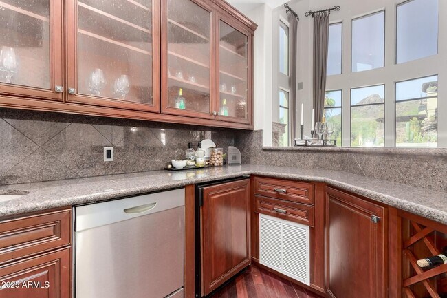 Building Photo - 8614 N 17th Pl