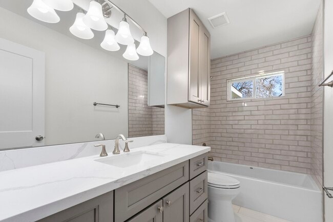 Building Photo - 10218 Moorberry Ln