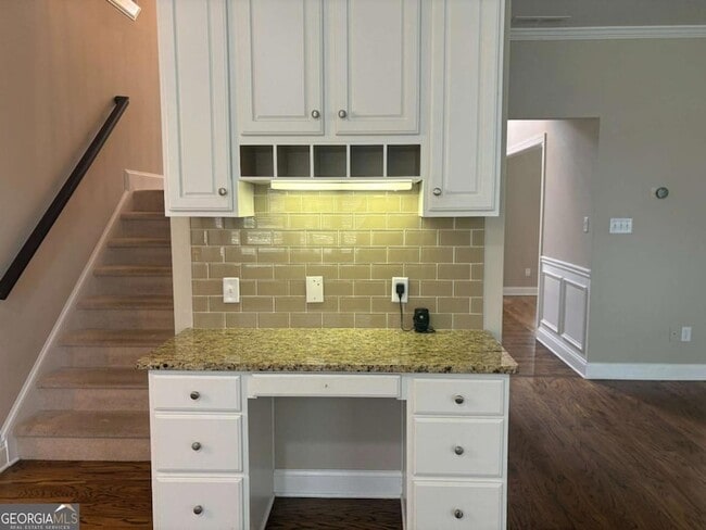 Building Photo - 1150 Lamont Cir