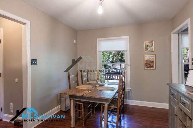 Building Photo - 5623 Lake Elton Rd