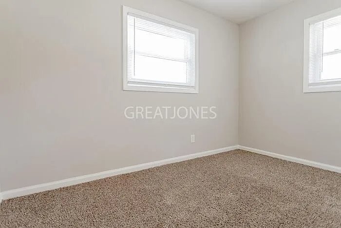 Building Photo - 4833 Delray Dr