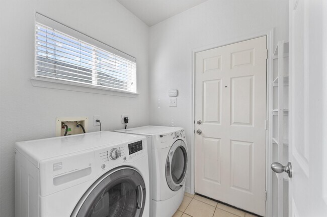 Building Photo - 18211 Fairview Valley Ct