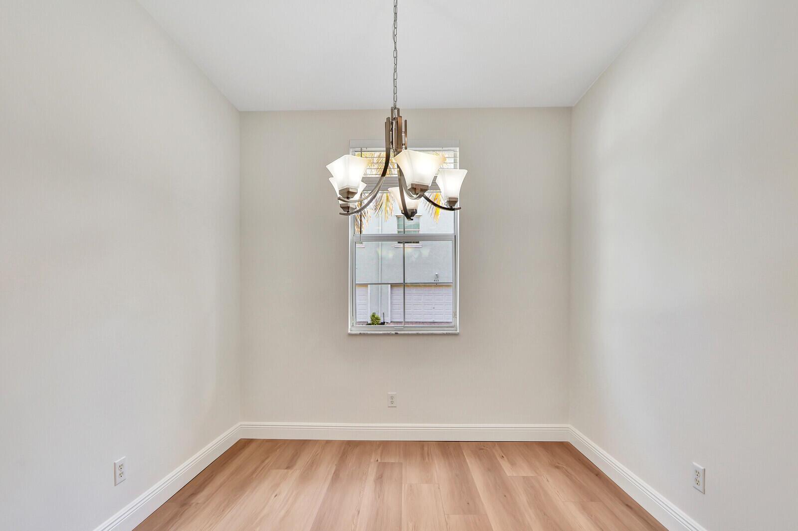 Building Photo - 4313 Parkside Dr
