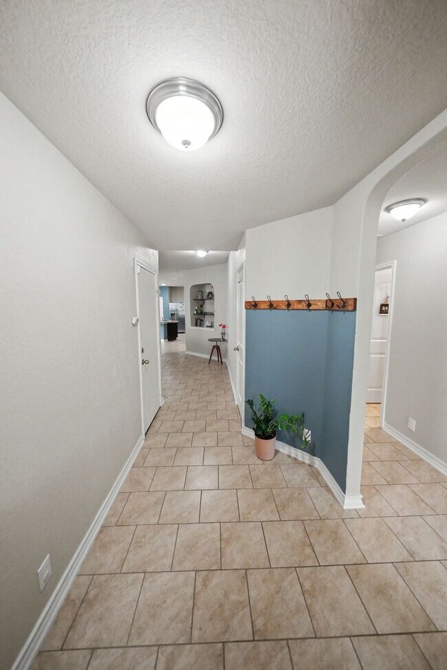 Building Photo - Spacious 4-Bedroom Retreat in Desirable Miller Ranch - Realtor Commission: $500