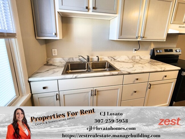 Building Photo - 2310 E 12th St