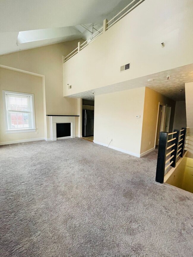 Building Photo - 1731 E Main St